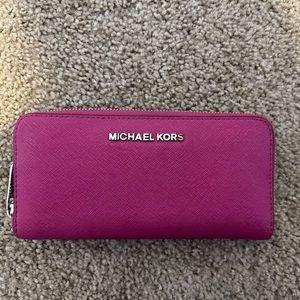 Medium Michael Kors wallet